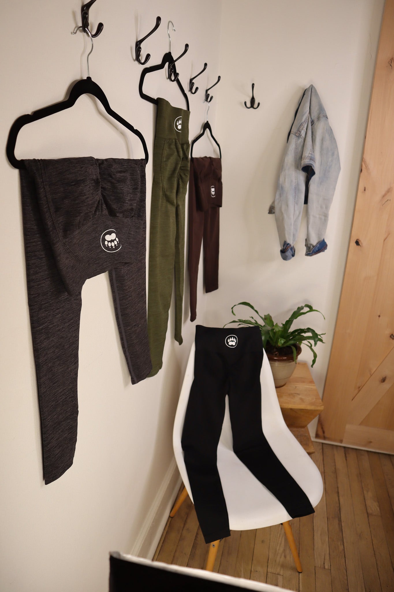 *Mamabear "Gyaatt" Leggings Collection image 3